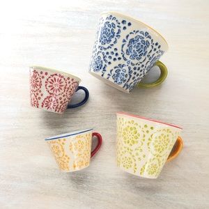 NEW IN BOX decorative kitchen Measuring Cups